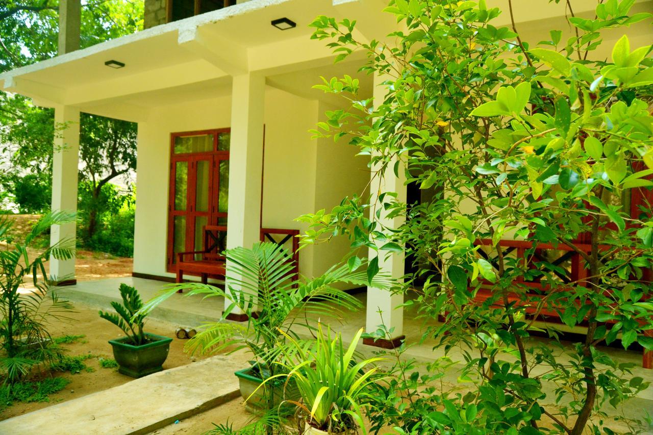 Girilena Resort Dambulla Bagian luar foto