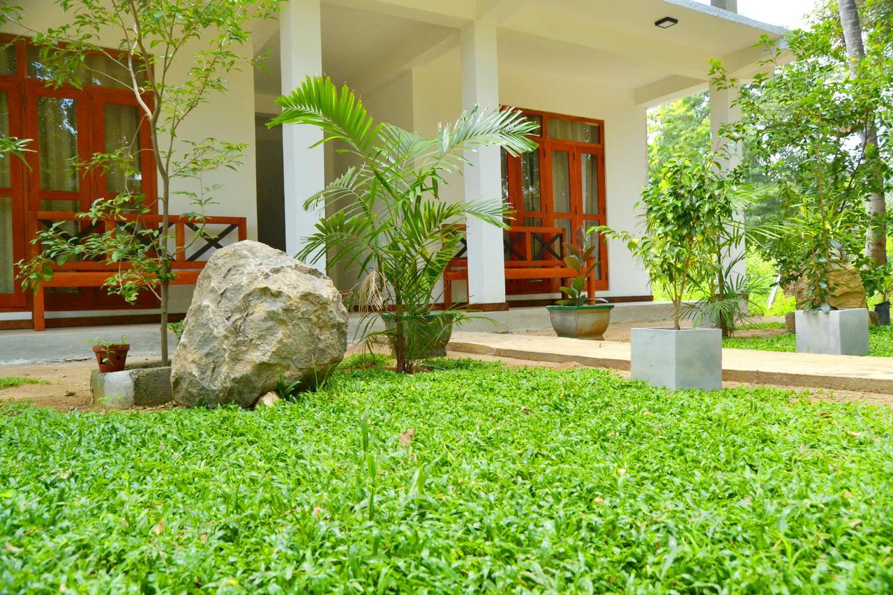 Girilena Resort Dambulla Bagian luar foto